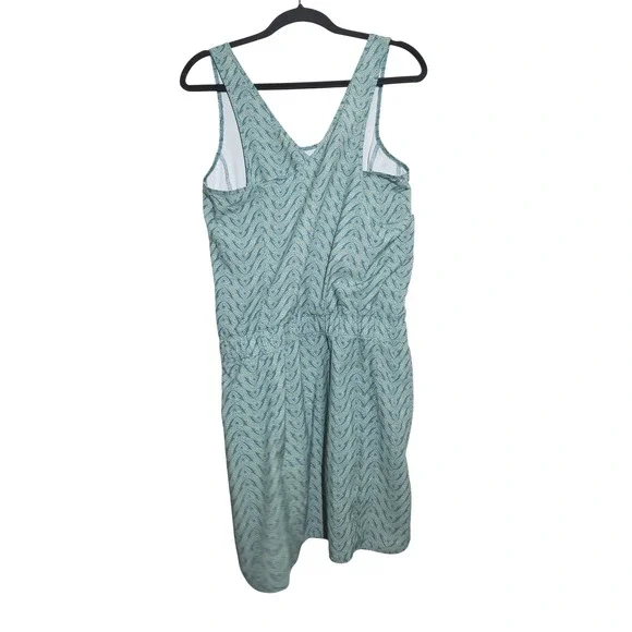 Patagonia Fleetwith Dress Women's‎ Medium Athletic Hiking Outdoor Green Pockets - Picture 7 of 14